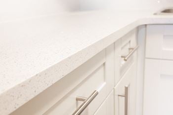 Quartz kitchen countertop